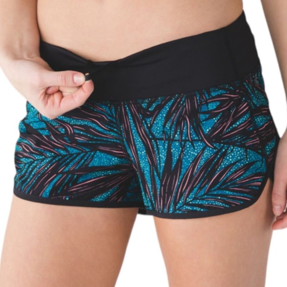 EUC Lululemon Speed Shorts 6 Palm Lace Tofino‎ Teal Multi Black Lined